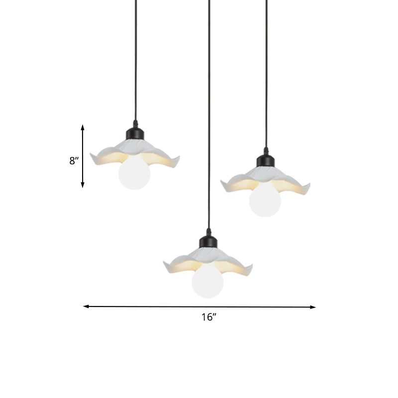 3 Heads Ruffled Edge Pendant Light Modern Style White Metallic Suspension Light with Linear/Round Canopy Clearhalo 'Ceiling Lights' 'Modern Pendants' 'Modern' 'Pendant Lights' 'Pendants' Lighting' 1126614