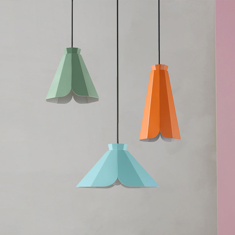 Metallic Tapered Pendant Light Fixture Macaron Style 1 Light Restaurant Hanging Lamp in Blue/Green/Orange Green Clearhalo 'Ceiling Lights' 'Modern Pendants' 'Modern' 'Pendant Lights' 'Pendants' Lighting' 1127442