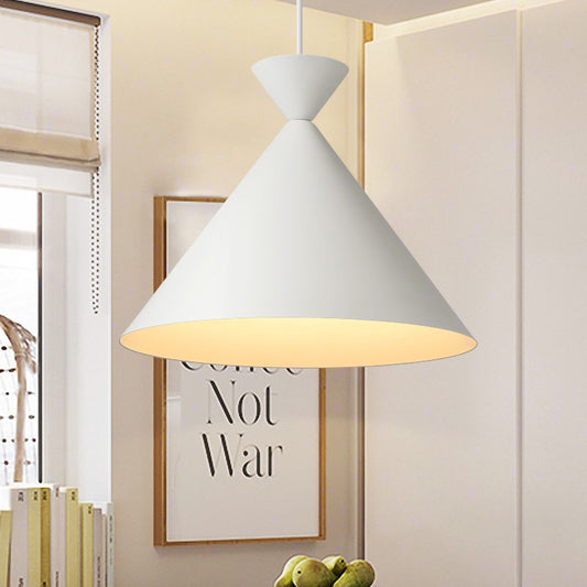 Conical Metal Hanging Ceiling Light Modernism 1 Light Dining Table Pendant Lamp in White White Clearhalo 'Ceiling Lights' 'Modern Pendants' 'Modern' 'Pendant Lights' 'Pendants' Lighting' 1127447