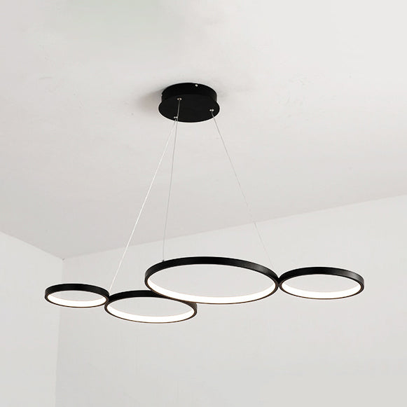 4 Rings Acrylic Ceiling Chandelier Simple LED Black/White Drop Pendant over Table in Warm/White/Natural Light Black Clearhalo 'Ceiling Lights' 'Chandeliers' 'Modern Chandeliers' 'Modern' Lighting' 114257