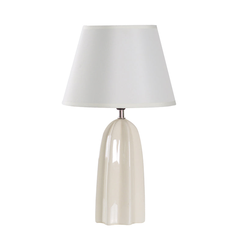 Beige/Brown 1 Head Table Lamp Traditional Style Fabric Conical Shade Table Light for Study Room Clearhalo 'Lamps' 'Table Lamps' Lighting' 1193652