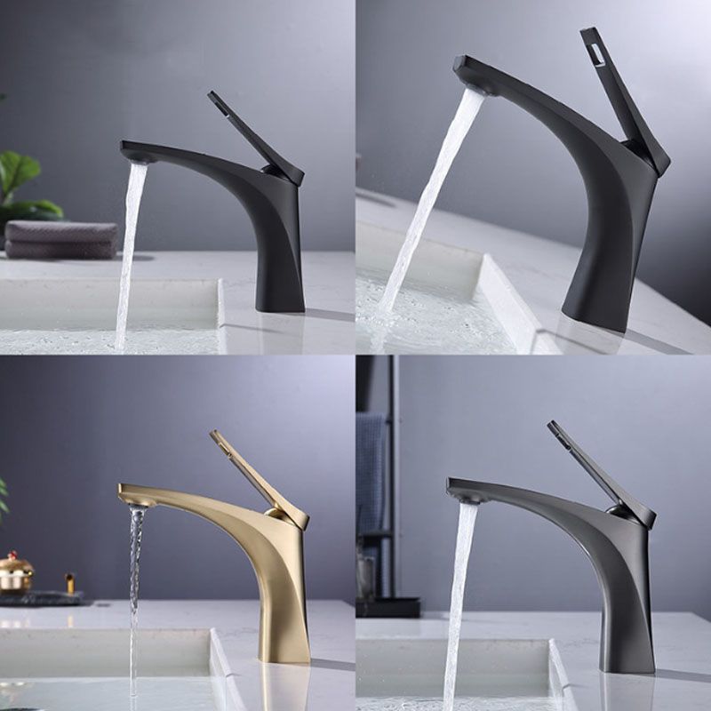 Modern Vessel Faucet Brass Lever Handles Low Arc with Water Hose Bathroom Vessel Faucet Clearhalo 'Bathroom Remodel & Bathroom Fixtures' 'Bathroom Sink Faucets' 'Bathroom Sinks & Faucet Components' 'bathroom_sink_faucets' 'Home Improvement' 'home_improvement' 'home_improvement_bathroom_sink_faucets' 1200x1200_0104a334-cebe-4166-9e7d-233151e7934e