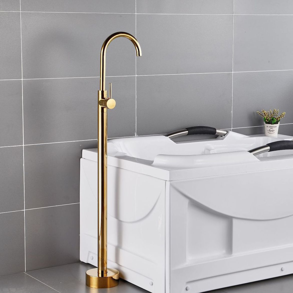 Traditional Floor Mounted Metal Freestanding Tub Filler Single Handle Freestanding Faucet Clearhalo 'Bathroom Remodel & Bathroom Fixtures' 'Bathtub Faucets' 'bathtub_faucets' 'Home Improvement' 'home_improvement' 'home_improvement_bathtub_faucets' 1200x1200_020794d4-2e8e-487a-b383-3f445e2cabca