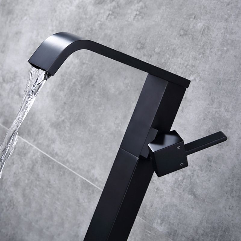 Modern Floor Mounted Metal Freestanding Tub Filler Freestanding High Arc Tub Faucet Set Clearhalo 'Bathroom Remodel & Bathroom Fixtures' 'Bathtub Faucets' 'bathtub_faucets' 'Home Improvement' 'home_improvement' 'home_improvement_bathtub_faucets' 1200x1200_06bb19dd-cc66-4ecb-995a-68fd90d2fe7d