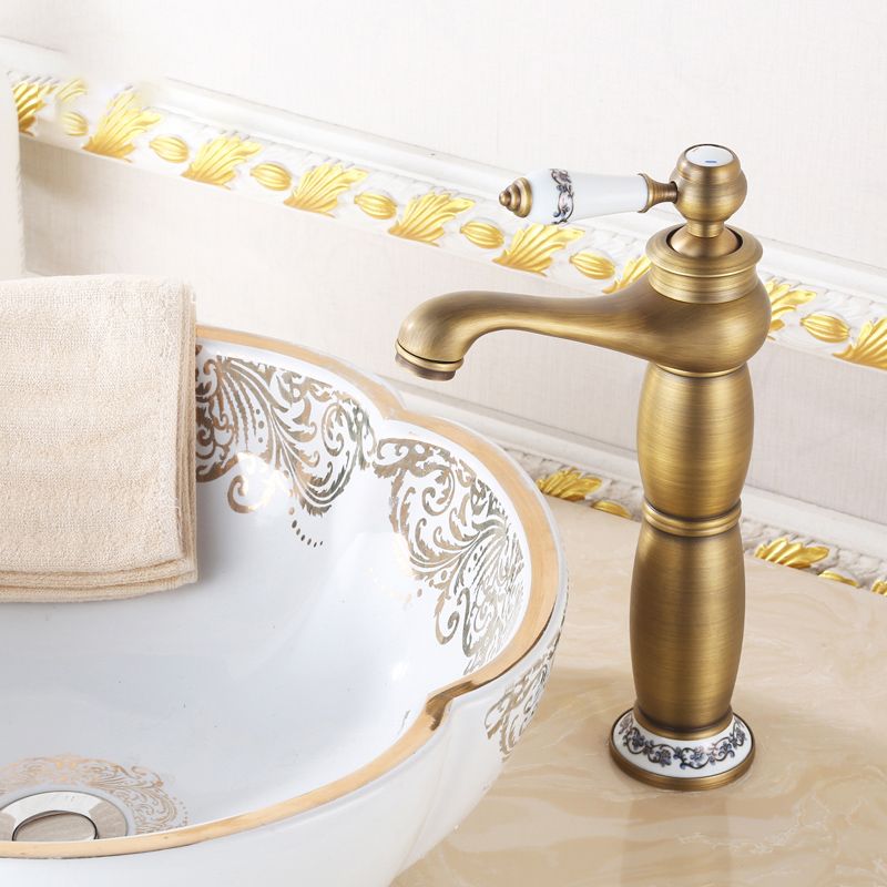 Country Wide Spread Bathroom Faucet Vintage Vanity Sink Faucet Clearhalo 'bathroom_sink_faucets' 'Conjunta de Baño y Conjunta de Grifo' 'Coronamiento de Baño y Dispositivo de Baño' 'Grifo del lavabo del baño' 'Hogar' 'home_improvement' 'home_improvement_bathroom_sink_faucets' 'Mejoras para el hogar' 1200x1200_0bddf00a-afc7-42d6-b3f4-5f7860e3d8be