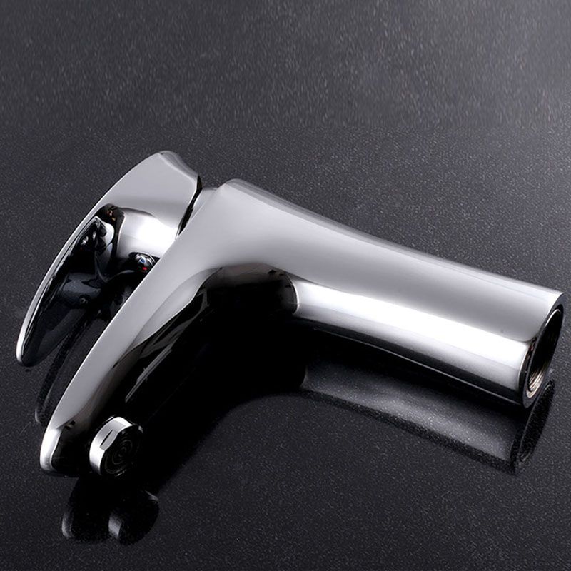 Single Handle Basin Lavatory Faucet Low Arc Brass Bathroom Faucet Clearhalo 'bathroom_sink_faucets' 'Conjuntos de Torneiras de Lavatório e Banheiro' 'home_improvement' 'home_improvement_bathroom_sink_faucets' 'Mobiliário Doméstico' 'Página inicial' 'Renovação e equipamento de casa de banho' 'Torneira para lavatório de banheiro' 1200x1200_0c800fe9-9312-47e9-bc18-5026dc2ad495