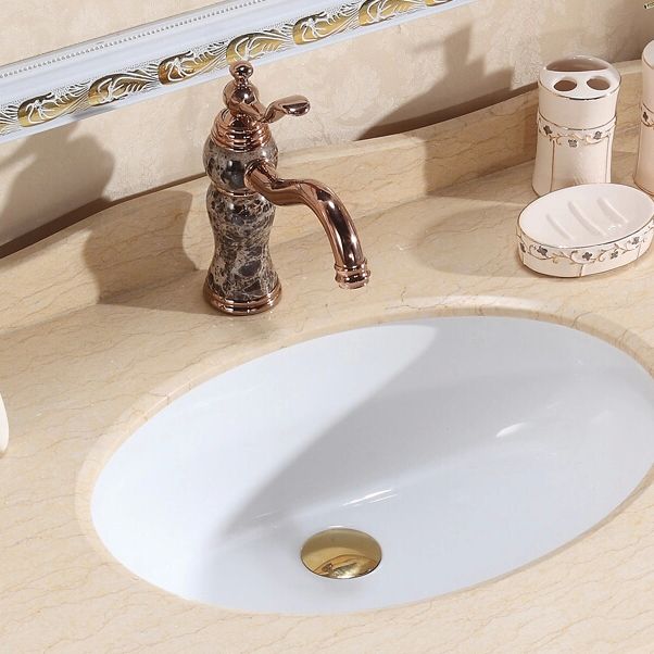 Luxury Bathroom Faucet Brass Lever Handle Low Arc Vessel Faucet Clearhalo 'bathroom_sink_faucets' 'Conjunta de Baño y Conjunta de Grifo' 'Coronamiento de Baño y Dispositivo de Baño' 'Grifo del lavabo del baño' 'Hogar' 'home_improvement' 'home_improvement_bathroom_sink_faucets' 'Mejoras para el hogar' 1200x1200_11c47b66-5eb5-4255-9e97-bca8368142bb