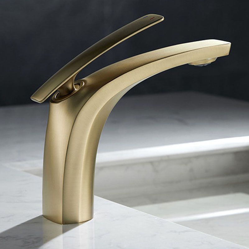 Modern Copper Vessel Faucet Lever Handles Low Arc Vessel Faucet for Bathroom Clearhalo 'bathroom_sink_faucets' 'Conjunta de Baño y Conjunta de Grifo' 'Coronamiento de Baño y Dispositivo de Baño' 'Grifo del lavabo del baño' 'Hogar' 'home_improvement' 'home_improvement_bathroom_sink_faucets' 'Mejoras para el hogar' 1200x1200_12dfa748-4ad5-4d19-b9cb-e29fcf9b6ac8