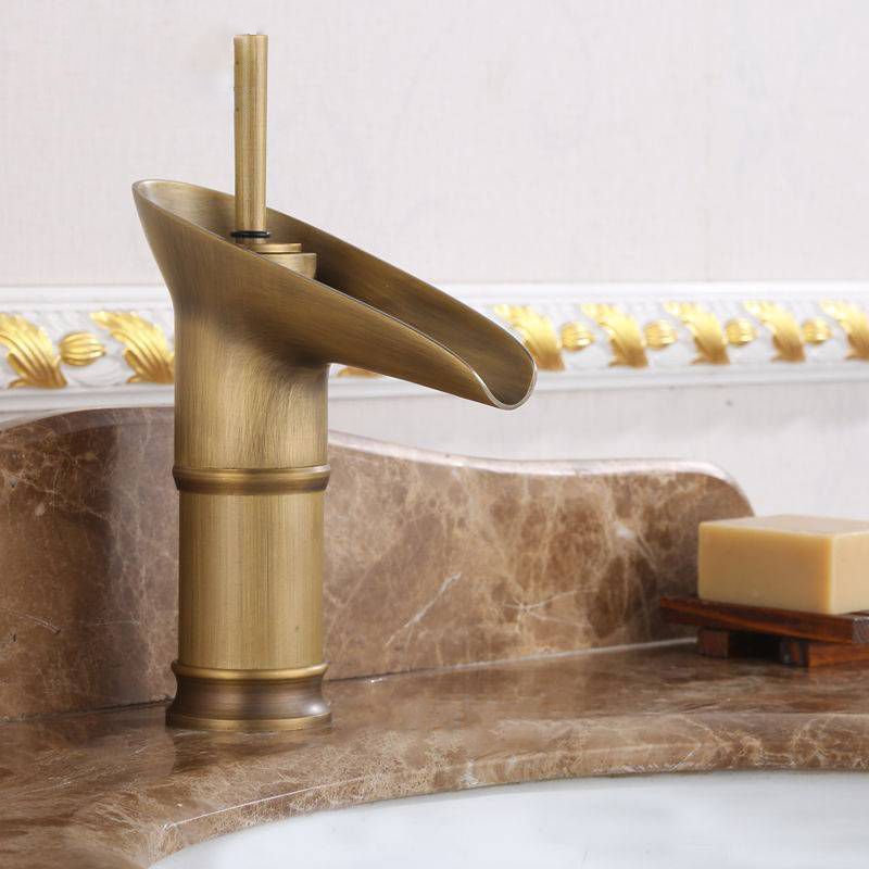 Circular Farmhouse Vessel Faucet Brass Lever Handle Bathroom Faucet Clearhalo 'bathroom_sink_faucets' 'Conjunta de Baño y Conjunta de Grifo' 'Coronamiento de Baño y Dispositivo de Baño' 'Grifo del lavabo del baño' 'Hogar' 'home_improvement' 'home_improvement_bathroom_sink_faucets' 'Mejoras para el hogar' 1200x1200_13cffa06-9241-4d02-9c43-fa47e212cea3