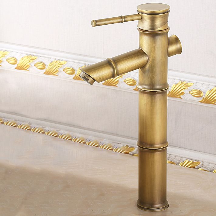 Vintage Wide Spread Bathroom Faucet 1-Handle Lavatory Faucet Clearhalo 'Accueil' 'Amélioration Domiciliaire' 'bathroom_sink_faucets' 'Ensembles de Lavabo & de Robinet de Toilette' 'home_improvement' 'home_improvement_bathroom_sink_faucets' 'Robinet de Lavabo de Salle de Bain' 'Rénovation et Équipement de Salle de Bain' 1200x1200_15e9d8c5-2377-4fb0-8c70-9c57a978a82d