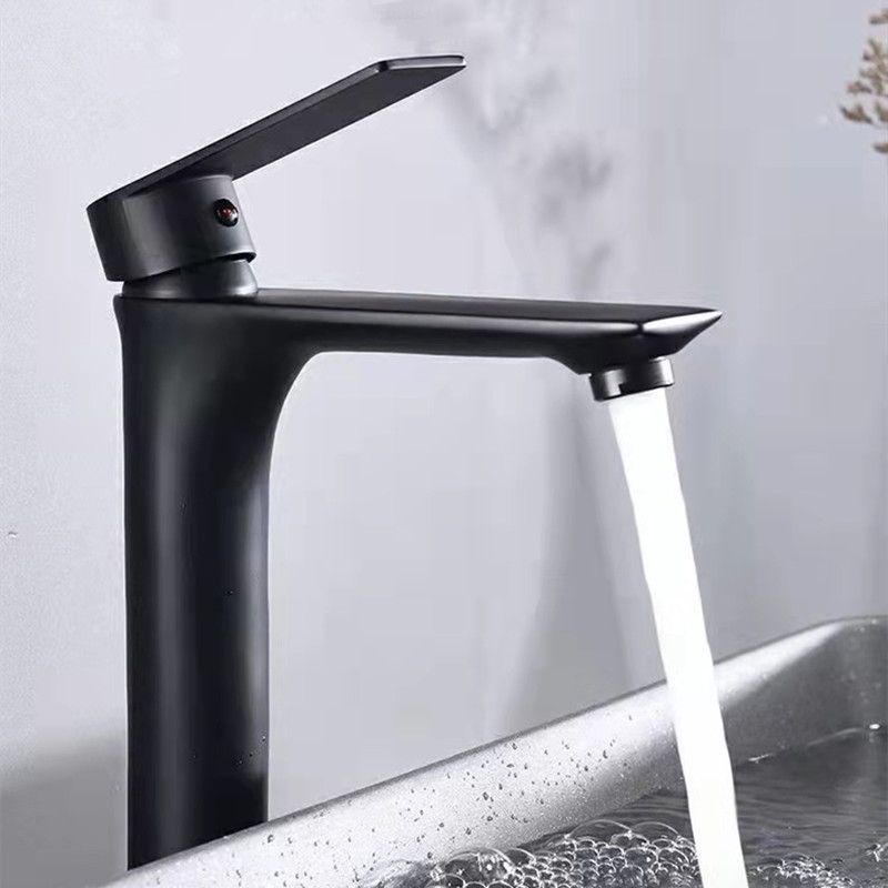 Modern Style Vessel Sink Faucet Lever Handle Copper Low Arc Vessel Faucet Clearhalo 'bathroom_sink_faucets' 'Conjunta de Baño y Conjunta de Grifo' 'Coronamiento de Baño y Dispositivo de Baño' 'Grifo del lavabo del baño' 'Hogar' 'home_improvement' 'home_improvement_bathroom_sink_faucets' 'Mejoras para el hogar' 1200x1200_16974382-9618-4785-a358-e4e934f8d4e1