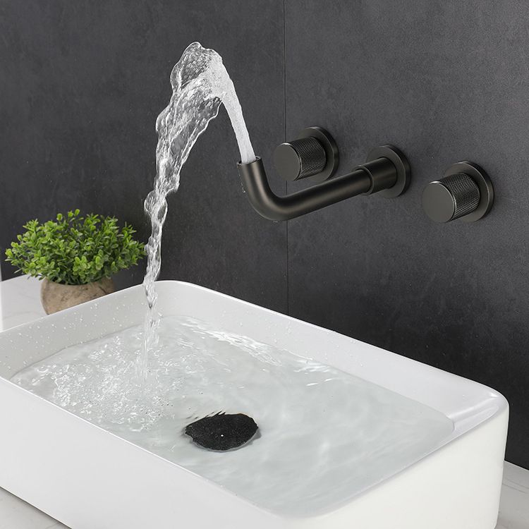 Wall Mounted Faucet Glam Style Two-Handle Faucet for Bathroom Clearhalo 'bathroom_sink_faucets' 'Conjuntos de Torneiras de Lavatório e Banheiro' 'home_improvement' 'home_improvement_bathroom_sink_faucets' 'Mobiliário Doméstico' 'Página inicial' 'Renovação e equipamento de casa de banho' 'Torneira para lavatório de banheiro' 1200x1200_18be4c4e-14b7-4b96-92df-ac4993c9a397