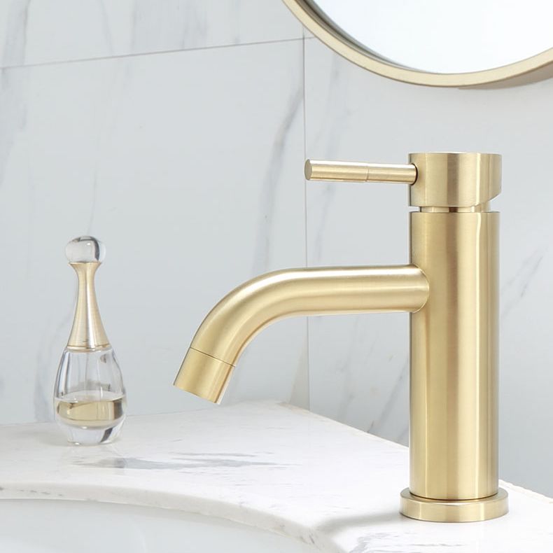 Deck Mounted Roman Tub Faucet Low Arc Tub Faucet Set in Gold Clearhalo 'Bathroom Remodel & Bathroom Fixtures' 'Bathroom Sink Faucets' 'Bathroom Sinks & Faucet Components' 'bathroom_sink_faucets' 'Home Improvement' 'home_improvement' 'home_improvement_bathroom_sink_faucets' 1200x1200_192bde20-37d1-49c0-8041-9dcf54c93d85