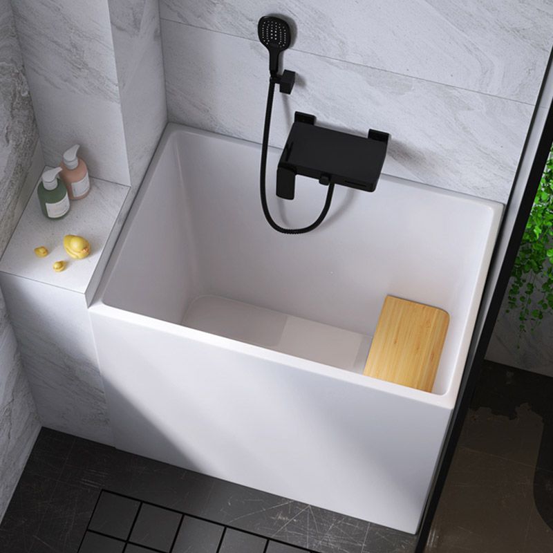 Modern Style Freestanding Bath Tub Rectangular Acrylic Soaking Bathtub in White Clearhalo 'Bathroom Remodel & Bathroom Fixtures' 'Bathtubs' 'Home Improvement' 'home_improvement' 'home_improvement_bathtubs' 'Showers & Bathtubs' 1200x1200_1d9cee3c-8c58-4dba-9712-2f4af68457eb