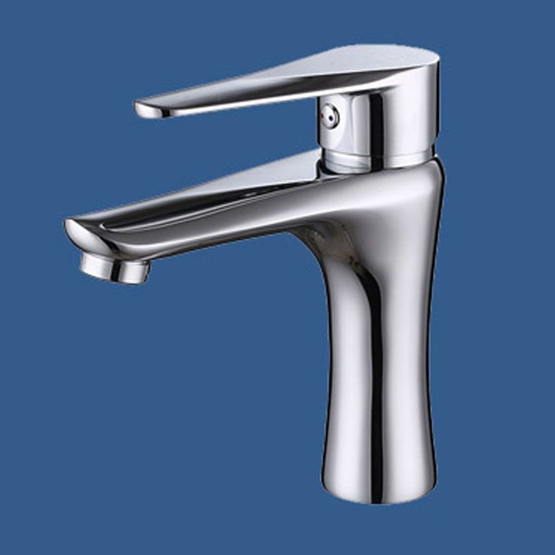 Single Handle Basin Lavatory Faucet Low Arc Brass Bathroom Faucet Clearhalo 'bathroom_sink_faucets' 'Conjuntos de Torneiras de Lavatório e Banheiro' 'home_improvement' 'home_improvement_bathroom_sink_faucets' 'Mobiliário Doméstico' 'Página inicial' 'Renovação e equipamento de casa de banho' 'Torneira para lavatório de banheiro' 1200x1200_1e9694ba-5df9-4266-a2e4-50a882fe1908