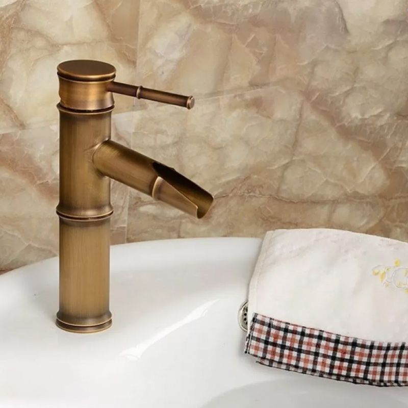 Country Style Vessel Bathroom Faucet Brass Lever Handle Vanity Sink Faucet Clearhalo 'bathroom_sink_faucets' 'Conjunta de Baño y Conjunta de Grifo' 'Coronamiento de Baño y Dispositivo de Baño' 'Grifo del lavabo del baño' 'Hogar' 'home_improvement' 'home_improvement_bathroom_sink_faucets' 'Mejoras para el hogar' 1200x1200_1f7e1292-9ba2-4764-a9a7-7742304b87b9