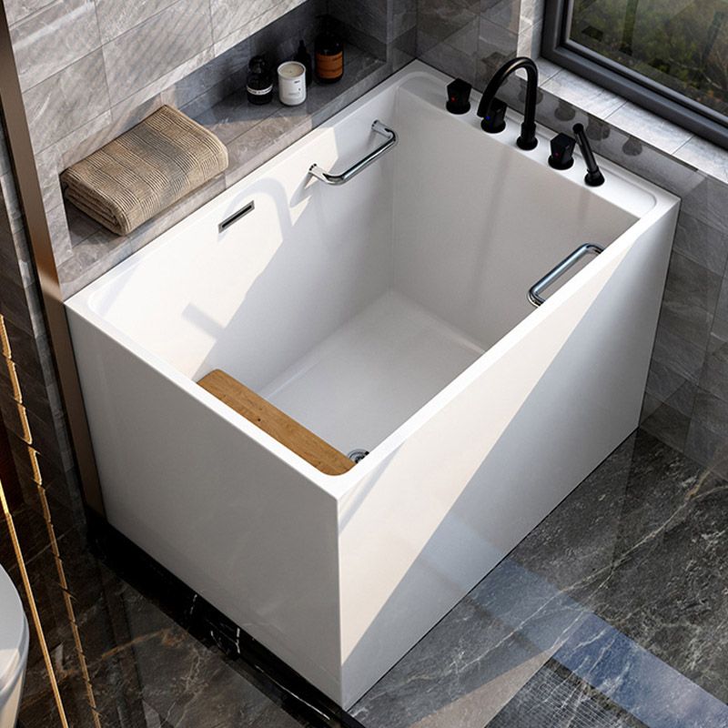 Modern Corner White Acrylic Bathtub Rectangle with Drain Bath Tub Clearhalo 'Bathroom Remodel & Bathroom Fixtures' 'Bathtubs' 'Home Improvement' 'home_improvement' 'home_improvement_bathtubs' 'Showers & Bathtubs' 1200x1200_21d03b38-d630-4e94-af07-403083d0240c