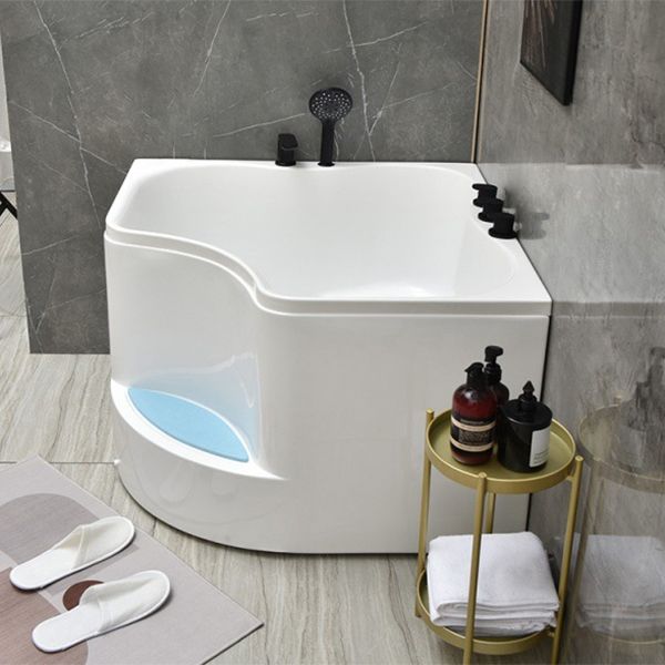 Modern Corner Soaking Bathtub White Acrylic Bathtub with Center-Front Drain Clearhalo 'Bathroom Remodel & Bathroom Fixtures' 'Bathtubs' 'Home Improvement' 'home_improvement' 'home_improvement_bathtubs' 'Showers & Bathtubs' 1200x1200_2467e5a9-d091-415a-b72c-000b131f42d0