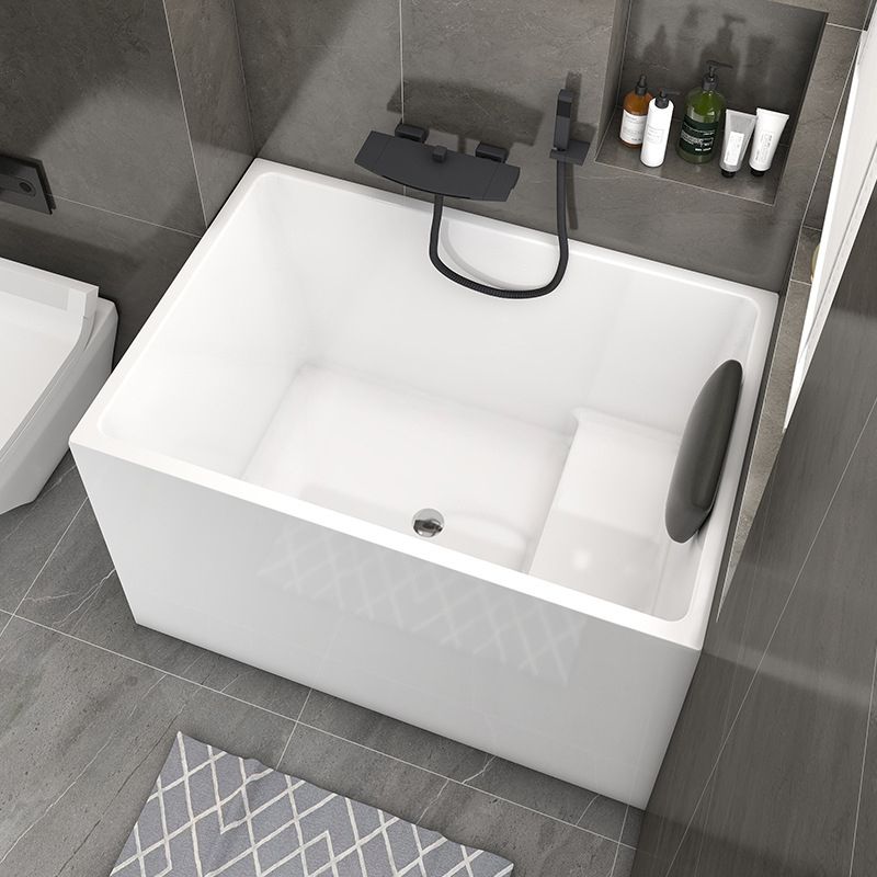 White Acrylic Indoor Bath Tub Soaking Tub with Internal Drain Clearhalo 'Bathroom Remodel & Bathroom Fixtures' 'Bathtubs' 'Home Improvement' 'home_improvement' 'home_improvement_bathtubs' 'Showers & Bathtubs' 1200x1200_2546ff8a-e460-428e-9fbb-76213547d504