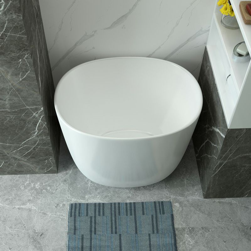 Modern Style Freestanding Bath Tub Acrylic Round Bathtub in White Clearhalo 'Bathroom Remodel & Bathroom Fixtures' 'Bathtubs' 'Home Improvement' 'home_improvement' 'home_improvement_bathtubs' 'Showers & Bathtubs' 1200x1200_270b34af-24e2-4d82-aa99-dd5bc5db81a9