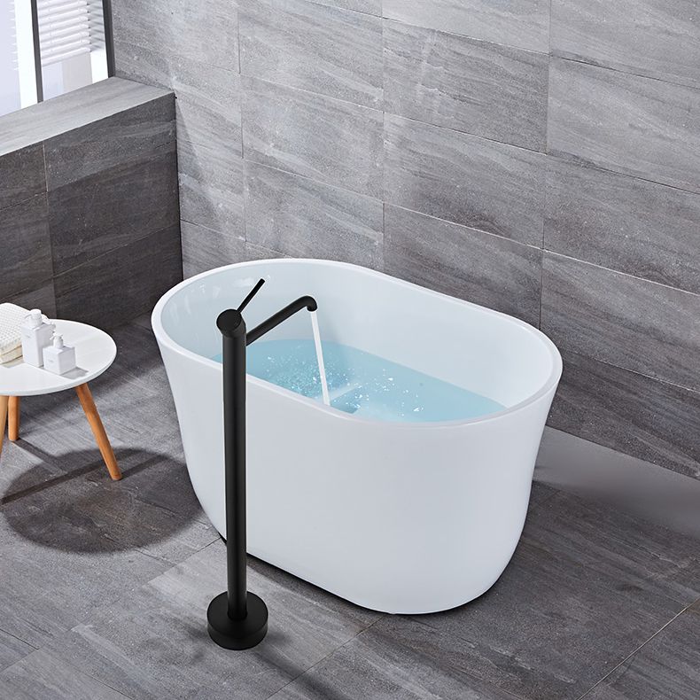 Floor Mounted Metal Freestanding Tub Filler Swivel Low Arc Freestanding Faucet Clearhalo 'Bathroom Remodel & Bathroom Fixtures' 'Bathtub Faucets' 'bathtub_faucets' 'Home Improvement' 'home_improvement' 'home_improvement_bathtub_faucets' 1200x1200_283ec78d-a966-4261-af47-1f45424a50c0