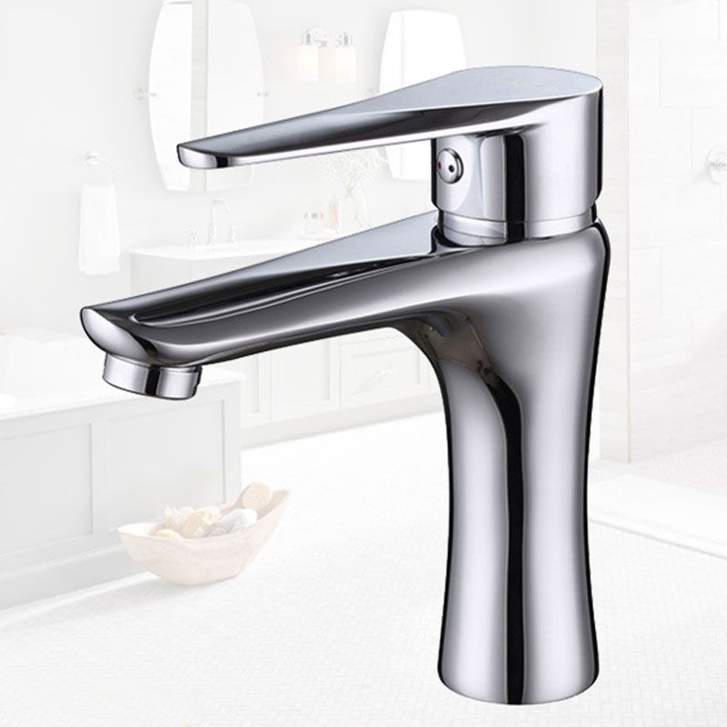 Single Handle Basin Lavatory Faucet Low Arc Brass Bathroom Faucet Clearhalo 'bathroom_sink_faucets' 'Conjuntos de Torneiras de Lavatório e Banheiro' 'home_improvement' 'home_improvement_bathroom_sink_faucets' 'Mobiliário Doméstico' 'Página inicial' 'Renovação e equipamento de casa de banho' 'Torneira para lavatório de banheiro' 1200x1200_2a97a583-ec7c-4fad-84e2-e5734a1df67b