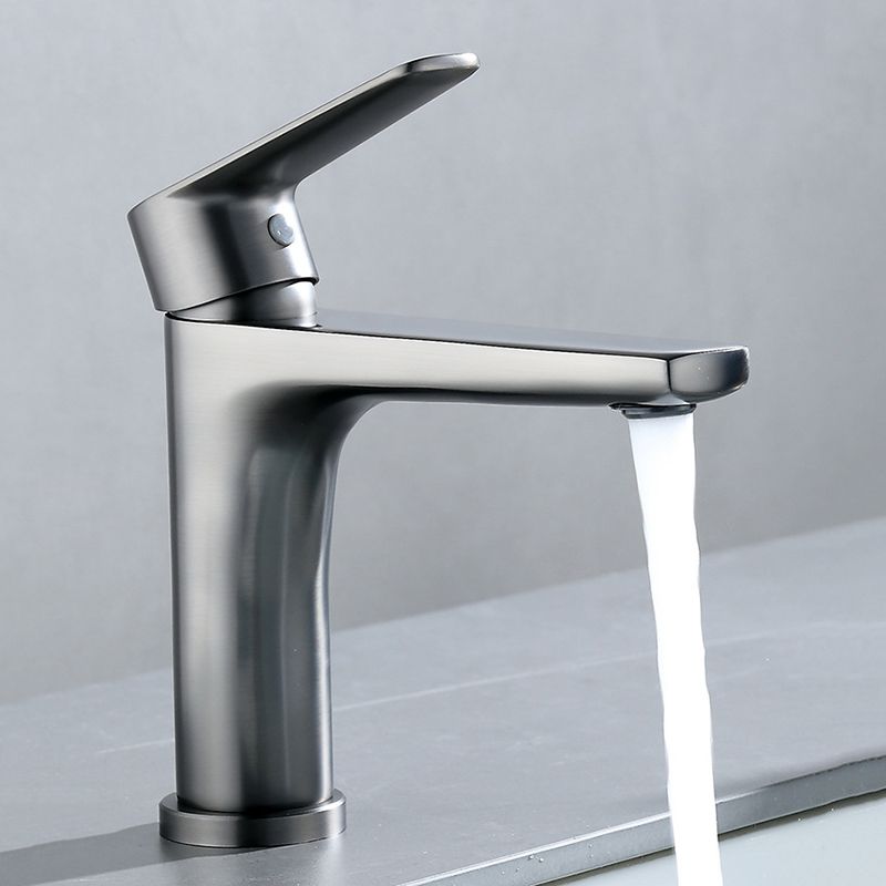 Contemporary Centerset Faucet Single Lever Handle Faucet for Bathroom Clearhalo 'Bathroom Remodel & Bathroom Fixtures' 'Bathroom Sink Faucets' 'Bathroom Sinks & Faucet Components' 'bathroom_sink_faucets' 'Home Improvement' 'home_improvement' 'home_improvement_bathroom_sink_faucets' 1200x1200_2bbdbfba-5ff3-4c39-b1bc-ad548ff5a1f9