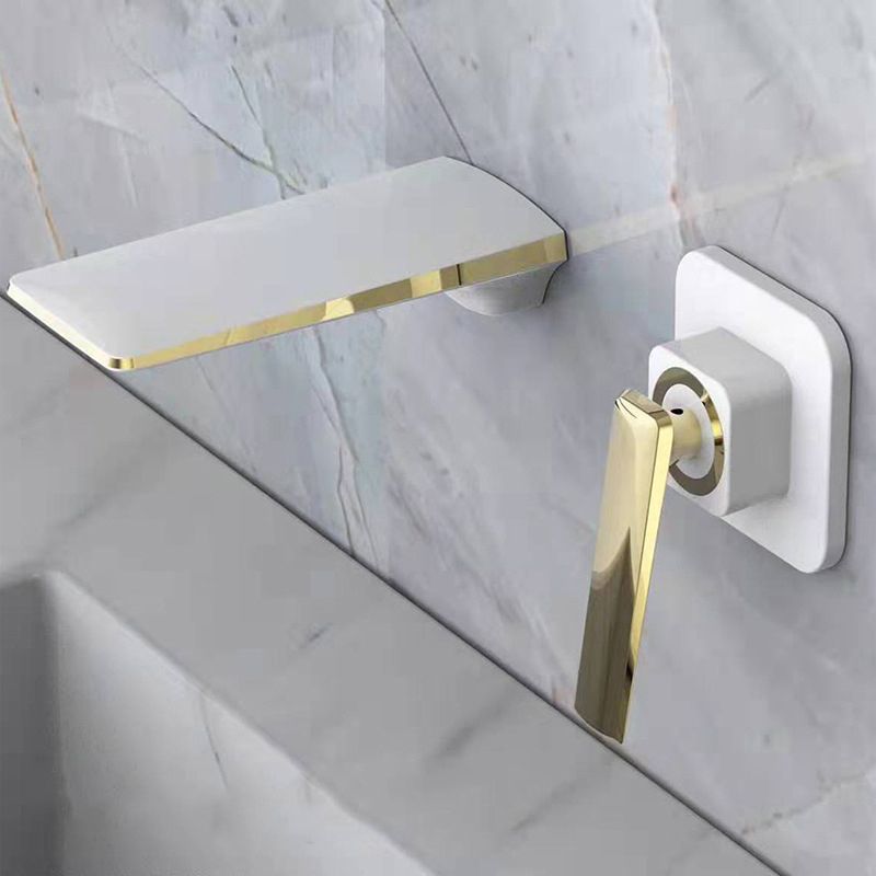 Wall Mounted Bathroom Faucets Glam Style Lever Handles Faucets Clearhalo 'bathroom_sink_faucets' 'Conjunta de Baño y Conjunta de Grifo' 'Coronamiento de Baño y Dispositivo de Baño' 'Grifo del lavabo del baño' 'Hogar' 'home_improvement' 'home_improvement_bathroom_sink_faucets' 'Mejoras para el hogar' 1200x1200_2c29c08e-0824-403a-9265-504d3a5a3b12