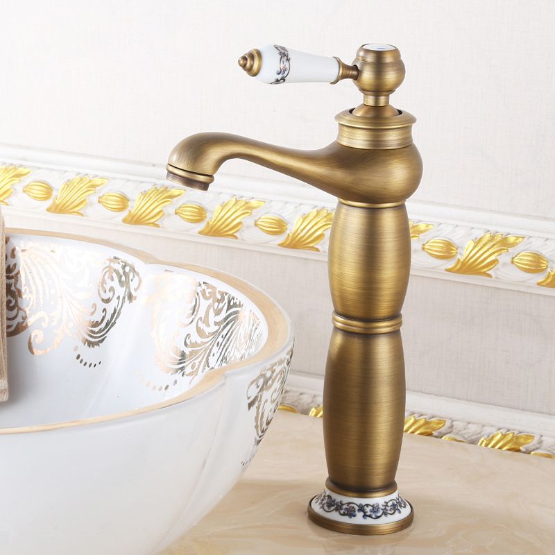 Country Wide Spread Bathroom Faucet Vintage Vanity Sink Faucet Clearhalo 'bathroom_sink_faucets' 'Conjunta de Baño y Conjunta de Grifo' 'Coronamiento de Baño y Dispositivo de Baño' 'Grifo del lavabo del baño' 'Hogar' 'home_improvement' 'home_improvement_bathroom_sink_faucets' 'Mejoras para el hogar' 1200x1200_2c3bd7a7-5247-4277-b665-5ccac6bffd7e