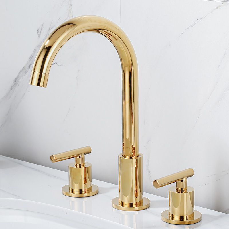 High-Arc Sink Faucet 3 Hole Lever Handle Bathroom Faucet with Water Hose Clearhalo 'Accueil' 'Amélioration Domiciliaire' 'bathroom_sink_faucets' 'Ensembles de Lavabo & de Robinet de Toilette' 'home_improvement' 'home_improvement_bathroom_sink_faucets' 'Robinet de Lavabo de Salle de Bain' 'Rénovation et Équipement de Salle de Bain' 1200x1200_2f9ce826-19b1-451f-874e-5d9fdf70c4f1