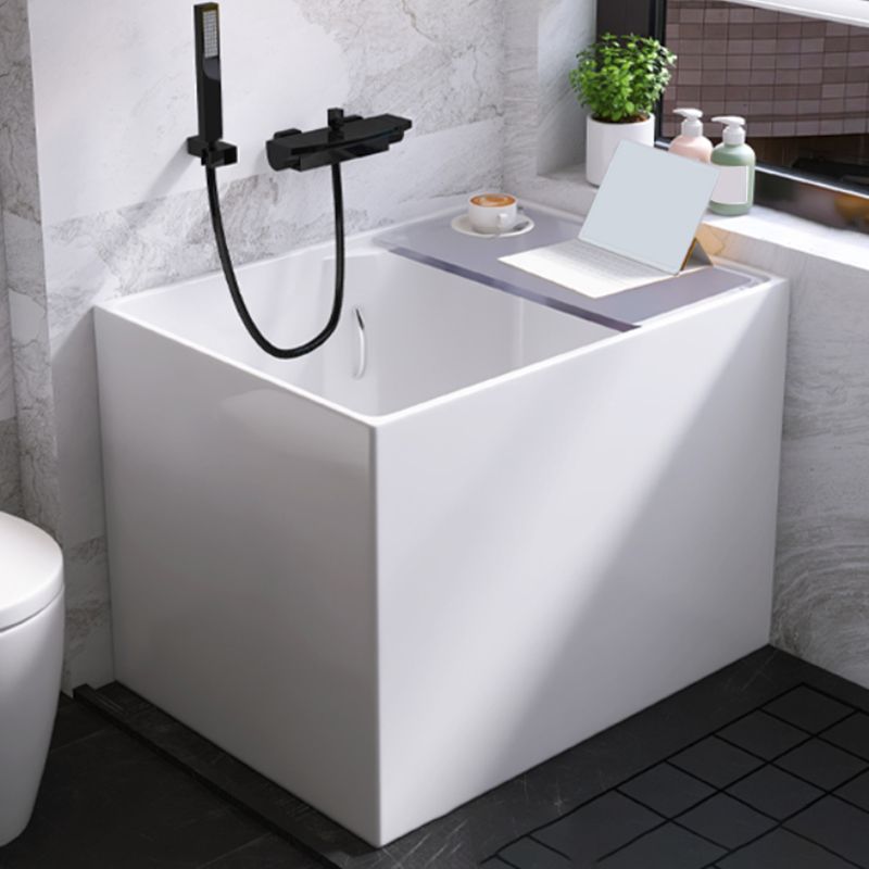 Modern Rectangular White Bathtub Acrylic Back to Wall with Drain Bath Tub Clearhalo 'Bathroom Remodel & Bathroom Fixtures' 'Bathtubs' 'Home Improvement' 'home_improvement' 'home_improvement_bathtubs' 'Showers & Bathtubs' 1200x1200_3982aef0-f012-4677-a95a-90b67c65c6d6