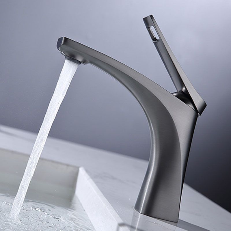 Modern Vessel Faucet Brass Lever Handles Low Arc with Water Hose Bathroom Vessel Faucet Clearhalo 'Bathroom Remodel & Bathroom Fixtures' 'Bathroom Sink Faucets' 'Bathroom Sinks & Faucet Components' 'bathroom_sink_faucets' 'Home Improvement' 'home_improvement' 'home_improvement_bathroom_sink_faucets' 1200x1200_3bd92560-0d9f-42ac-a5b1-f59854ff5891