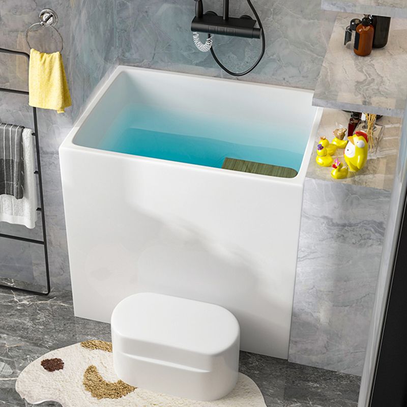 Modern White Rectangle Acrylic Bathtub Freestand Soaking Bathtub with Wood Bedplate Clearhalo 'Bathroom Remodel & Bathroom Fixtures' 'Bathtubs' 'Home Improvement' 'home_improvement' 'home_improvement_bathtubs' 'Showers & Bathtubs' 1200x1200_3d9f66e9-d14a-4989-9122-6c03e879e2f3