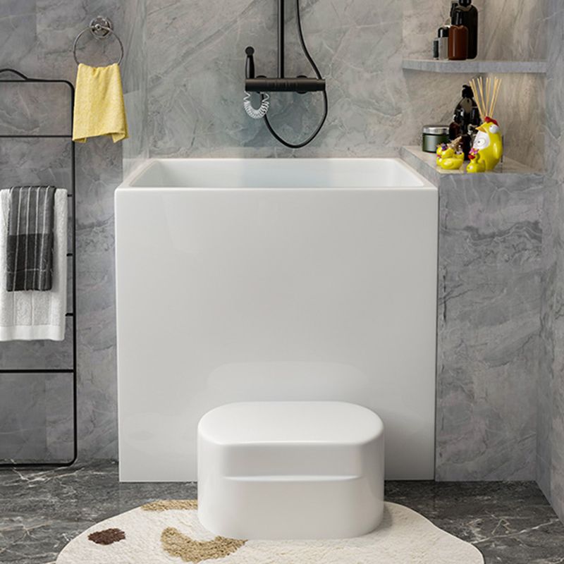 Modern White Rectangle Acrylic Bathtub Freestand Soaking Bathtub with Wood Bedplate Clearhalo 'Bathroom Remodel & Bathroom Fixtures' 'Bathtubs' 'Home Improvement' 'home_improvement' 'home_improvement_bathtubs' 'Showers & Bathtubs' 1200x1200_3db9a537-85a6-48d4-a7ac-813afd7fba47