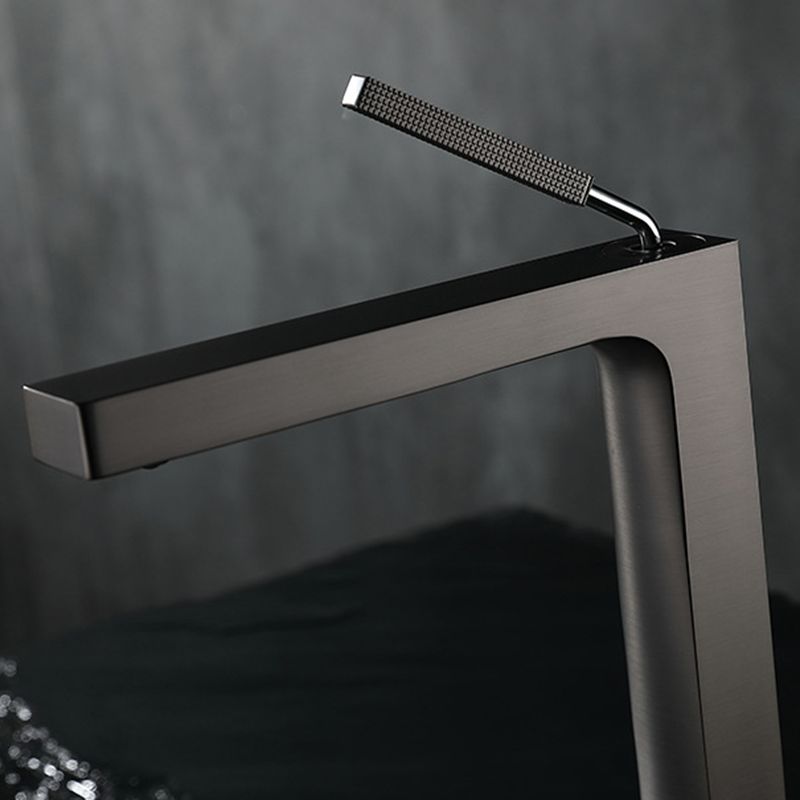 Brass Material Vessel Faucet 1-Handle Modern Design Faucet for Bathroom Clearhalo 'Bathroom Remodel & Bathroom Fixtures' 'Bathroom Sink Faucets' 'Bathroom Sinks & Faucet Components' 'bathroom_sink_faucets' 'Home Improvement' 'home_improvement' 'home_improvement_bathroom_sink_faucets' 1200x1200_3e26c5e6-9b66-47e7-a6b4-35a382efc35d