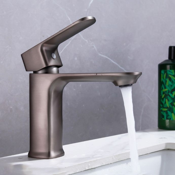 Modern Sink Faucet Pure Color Copper Vessel Sink Faucet for Bathroom Clearhalo 'bathroom_sink_faucets' 'Conjunta de Baño y Conjunta de Grifo' 'Coronamiento de Baño y Dispositivo de Baño' 'Grifo del lavabo del baño' 'Hogar' 'home_improvement' 'home_improvement_bathroom_sink_faucets' 'Mejoras para el hogar' 1200x1200_3ec906fc-3bff-491e-8ae4-c746f3d90a5f