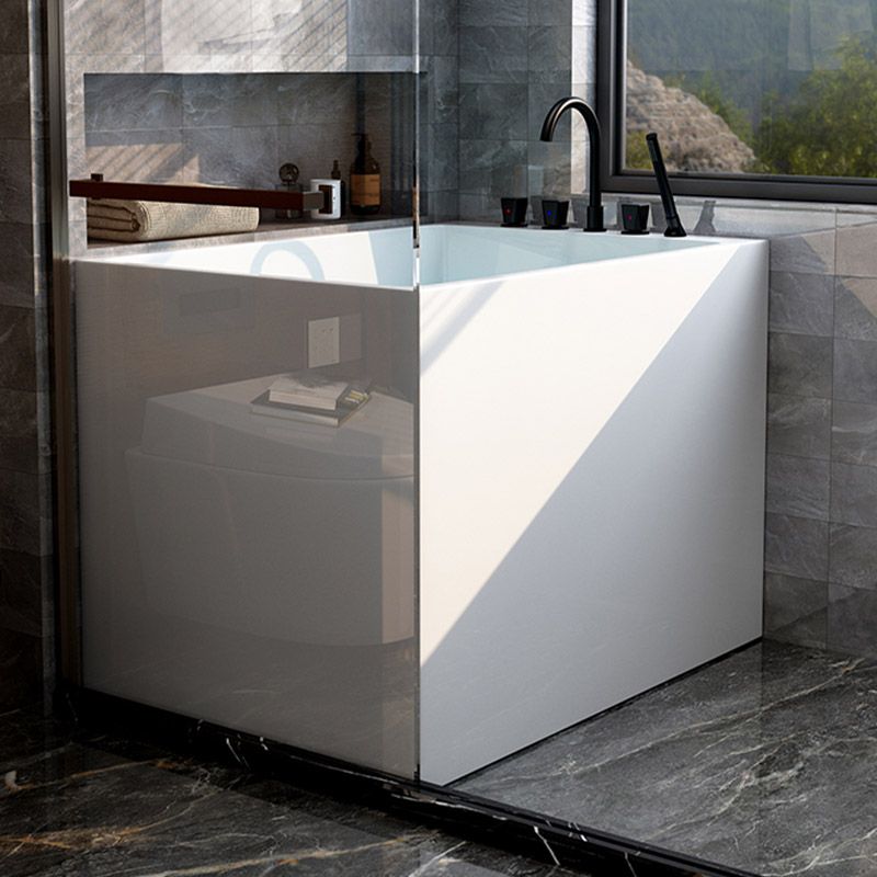 Modern Corner White Acrylic Bathtub Rectangle with Drain Bath Tub Clearhalo 'Bathroom Remodel & Bathroom Fixtures' 'Bathtubs' 'Home Improvement' 'home_improvement' 'home_improvement_bathtubs' 'Showers & Bathtubs' 1200x1200_480b5915-edfe-49fa-a5cc-17b1f0e2c584