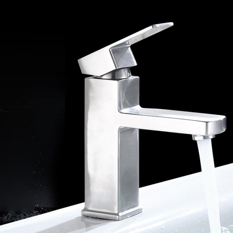 Basic Sink Faucet Plain Low Arc Metal Centerset Sink Faucet for Bathroom Clearhalo 'Bathroom Remodel & Bathroom Fixtures' 'Bathroom Sink Faucets' 'Bathroom Sinks & Faucet Components' 'bathroom_sink_faucets' 'Home Improvement' 'home_improvement' 'home_improvement_bathroom_sink_faucets' 1200x1200_48d71a86-9136-41ca-b7cb-19e1bcc0c8c8