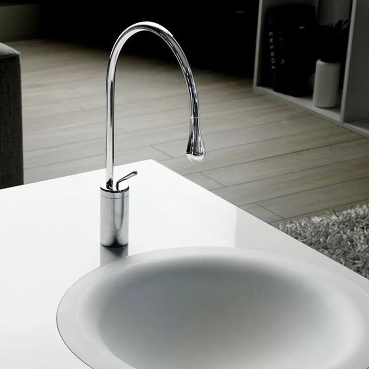 Gooseneck Lever Handles Sink Faucet Modern Circular Brass Bathroom Sink Faucet Clearhalo 'bathroom_sink_faucets' 'Conjuntos de Torneiras de Lavatório e Banheiro' 'home_improvement' 'home_improvement_bathroom_sink_faucets' 'Mobiliário Doméstico' 'Página inicial' 'Renovação e equipamento de casa de banho' 'Torneira para lavatório de banheiro' 1200x1200_4b3c7eb7-741a-4860-abb4-22b69af69df0