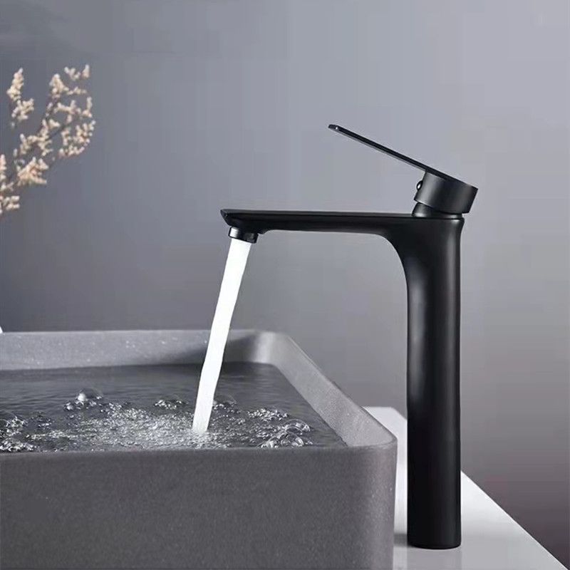 Modern Style Vessel Sink Faucet Lever Handle Copper Low Arc Vessel Faucet Clearhalo 'bathroom_sink_faucets' 'Conjunta de Baño y Conjunta de Grifo' 'Coronamiento de Baño y Dispositivo de Baño' 'Grifo del lavabo del baño' 'Hogar' 'home_improvement' 'home_improvement_bathroom_sink_faucets' 'Mejoras para el hogar' 1200x1200_4d2e1713-3617-40cc-9d9e-e941791c06fc