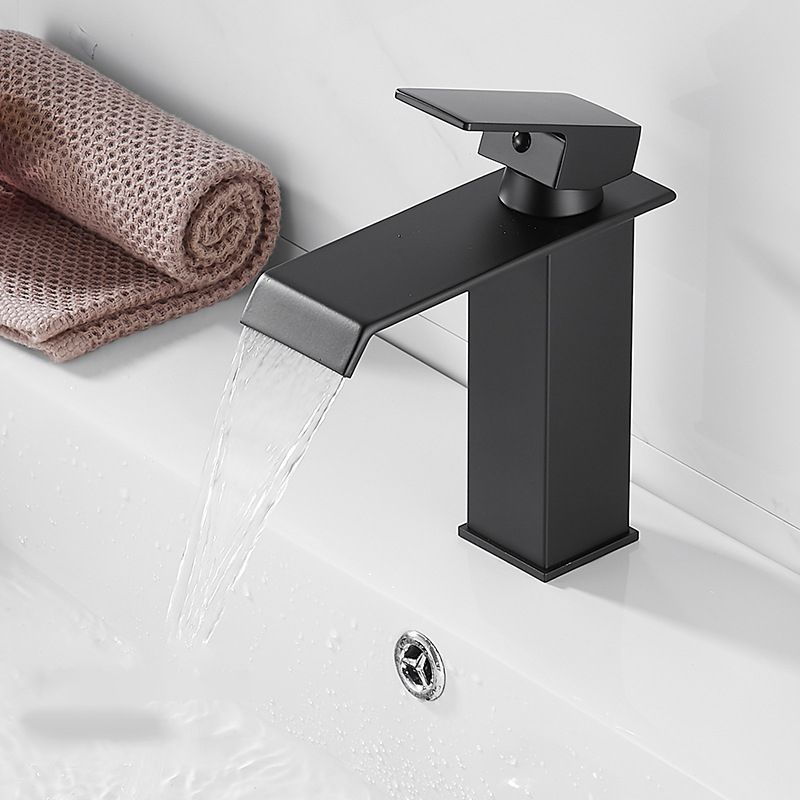 American Style 1 Handle Waterfall Basin Faucet, Bathroom Water Sink Faucet with Drain Clearhalo 'bathroom_sink_faucets' 'Conjunta de Baño y Conjunta de Grifo' 'Coronamiento de Baño y Dispositivo de Baño' 'Grifo del lavabo del baño' 'Hogar' 'home_improvement' 'home_improvement_bathroom_sink_faucets' 'Mejoras para el hogar' 1200x1200_560df9d2-4dd1-436f-bd73-9cea4467a9b2