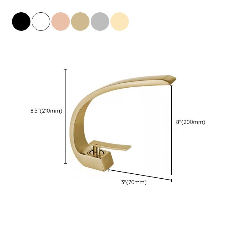 Light Luxury Bathroom Faucet Single Hole Basin Lavatory Faucet with Lever Handle Clearhalo 'bathroom_sink_faucets' 'Conjuntos de Torneiras de Lavatório e Banheiro' 'home_improvement' 'home_improvement_bathroom_sink_faucets' 'Mobiliário Doméstico' 'Página inicial' 'Renovação e equipamento de casa de banho' 'Torneira para lavatório de banheiro' 1200x1200_567ec4c4-f127-481c-86c8-9ebc4216be50