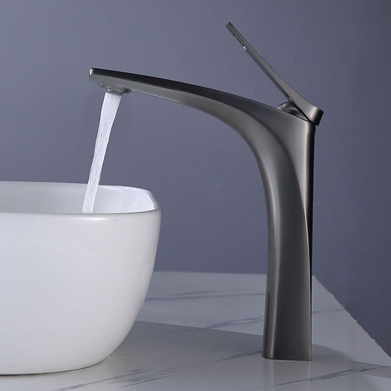 Modern Vessel Faucet Brass Lever Handles Low Arc with Water Hose Bathroom Vessel Faucet Clearhalo 'Bathroom Remodel & Bathroom Fixtures' 'Bathroom Sink Faucets' 'Bathroom Sinks & Faucet Components' 'bathroom_sink_faucets' 'Home Improvement' 'home_improvement' 'home_improvement_bathroom_sink_faucets' 1200x1200_56e69695-de7d-4684-91ac-42633147f788