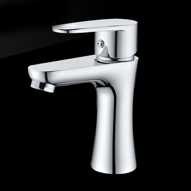 Single Handle Basin Lavatory Faucet Low Arc Brass Bathroom Faucet Clearhalo 'bathroom_sink_faucets' 'Conjuntos de Torneiras de Lavatório e Banheiro' 'home_improvement' 'home_improvement_bathroom_sink_faucets' 'Mobiliário Doméstico' 'Página inicial' 'Renovação e equipamento de casa de banho' 'Torneira para lavatório de banheiro' 1200x1200_58c4bba6-e302-4d75-89c0-faf13f44ac4c