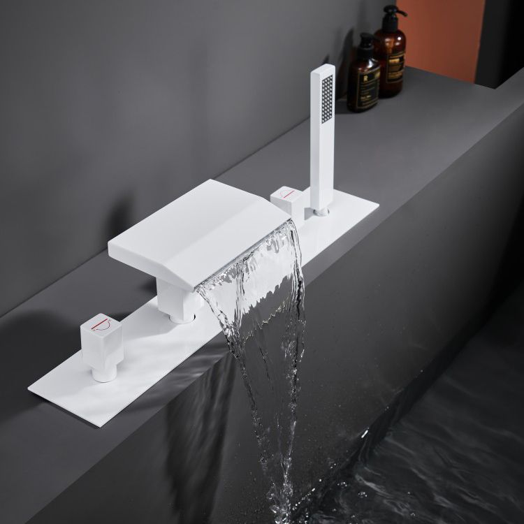 Modern Bath Faucet Trim Brass with Handheld Shower Deck-Mount Roman Bathtub Faucet Clearhalo 'Bathroom Remodel & Bathroom Fixtures' 'Bathtub Faucets' 'bathtub_faucets' 'Home Improvement' 'home_improvement' 'home_improvement_bathtub_faucets' 1200x1200_58eeb583-9d2c-41f7-bf76-493df5107b8d