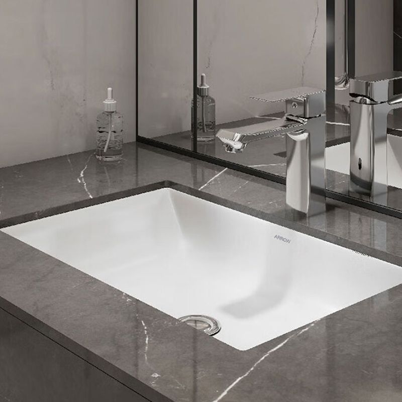 Modern Porcelain Bathroom Sink in White with Overflow Undermount Sink Clearhalo 'Bathroom Remodel & Bathroom Fixtures' 'Bathroom Sinks & Faucet Components' 'Bathroom Sinks' 'bathroom_sink' 'Home Improvement' 'home_improvement' 'home_improvement_bathroom_sink' 1200x1200_59efbfae-0b0e-4992-b4d7-a462cb6d5126