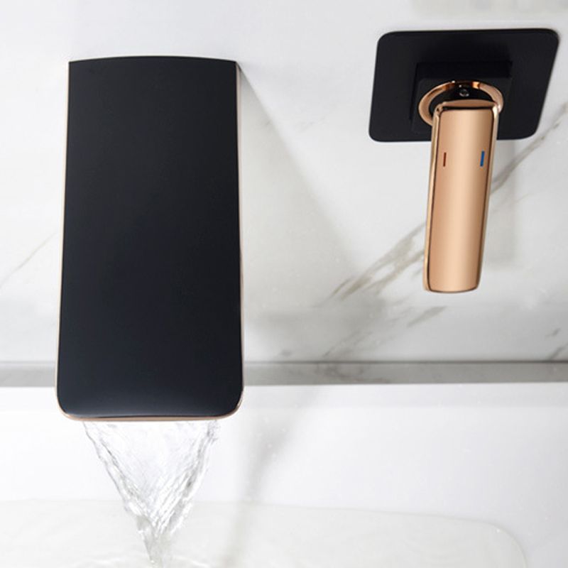 Wall Mounted Bathroom Faucets Glam Style Lever Handles Faucets Clearhalo 'bathroom_sink_faucets' 'Conjunta de Baño y Conjunta de Grifo' 'Coronamiento de Baño y Dispositivo de Baño' 'Grifo del lavabo del baño' 'Hogar' 'home_improvement' 'home_improvement_bathroom_sink_faucets' 'Mejoras para el hogar' 1200x1200_5cc32de7-a557-46c5-bbec-dee739af2fe2