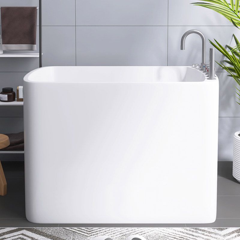 Modern White Acrylic Rectangle Bathtub Freestanding Soaking Bathtub with Drain Bath Tub Clearhalo 'Bathroom Remodel & Bathroom Fixtures' 'Bathtubs' 'Home Improvement' 'home_improvement' 'home_improvement_bathtubs' 'Showers & Bathtubs' 1200x1200_5d1a9099-a69f-4940-acf2-9e73f0db26f9