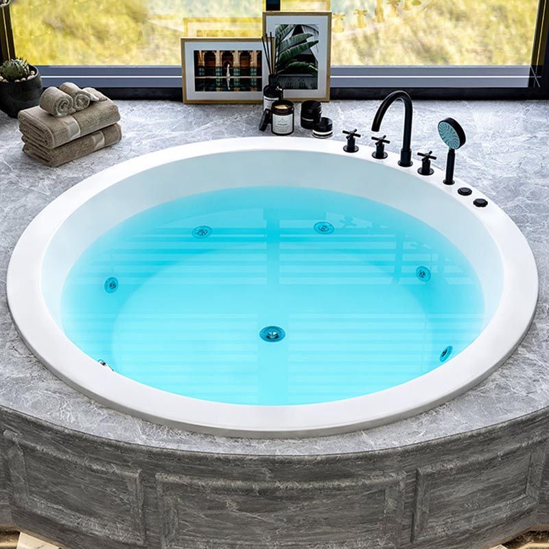 Modern Round Drop-in Bath Tub Acrylic Soaking Bathtub in White Clearhalo 'Bathroom Remodel & Bathroom Fixtures' 'Bathtubs' 'Home Improvement' 'home_improvement' 'home_improvement_bathtubs' 'Showers & Bathtubs' 1200x1200_61d1cc87-81f9-4444-8d9c-85d9ff42b43d