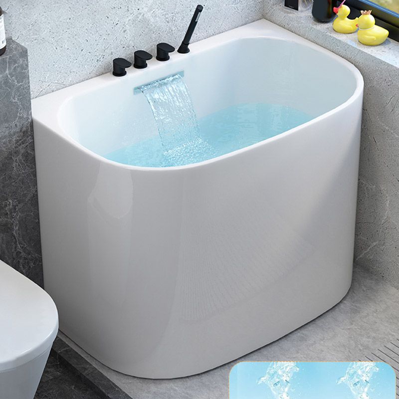 Modern Corner White Acrylic Bathtub Back to Wall with Drain Bath Tub Clearhalo 'Bathroom Remodel & Bathroom Fixtures' 'Bathtubs' 'Home Improvement' 'home_improvement' 'home_improvement_bathtubs' 'Showers & Bathtubs' 1200x1200_67091320-779e-4588-aa3e-657c58d4ef3e